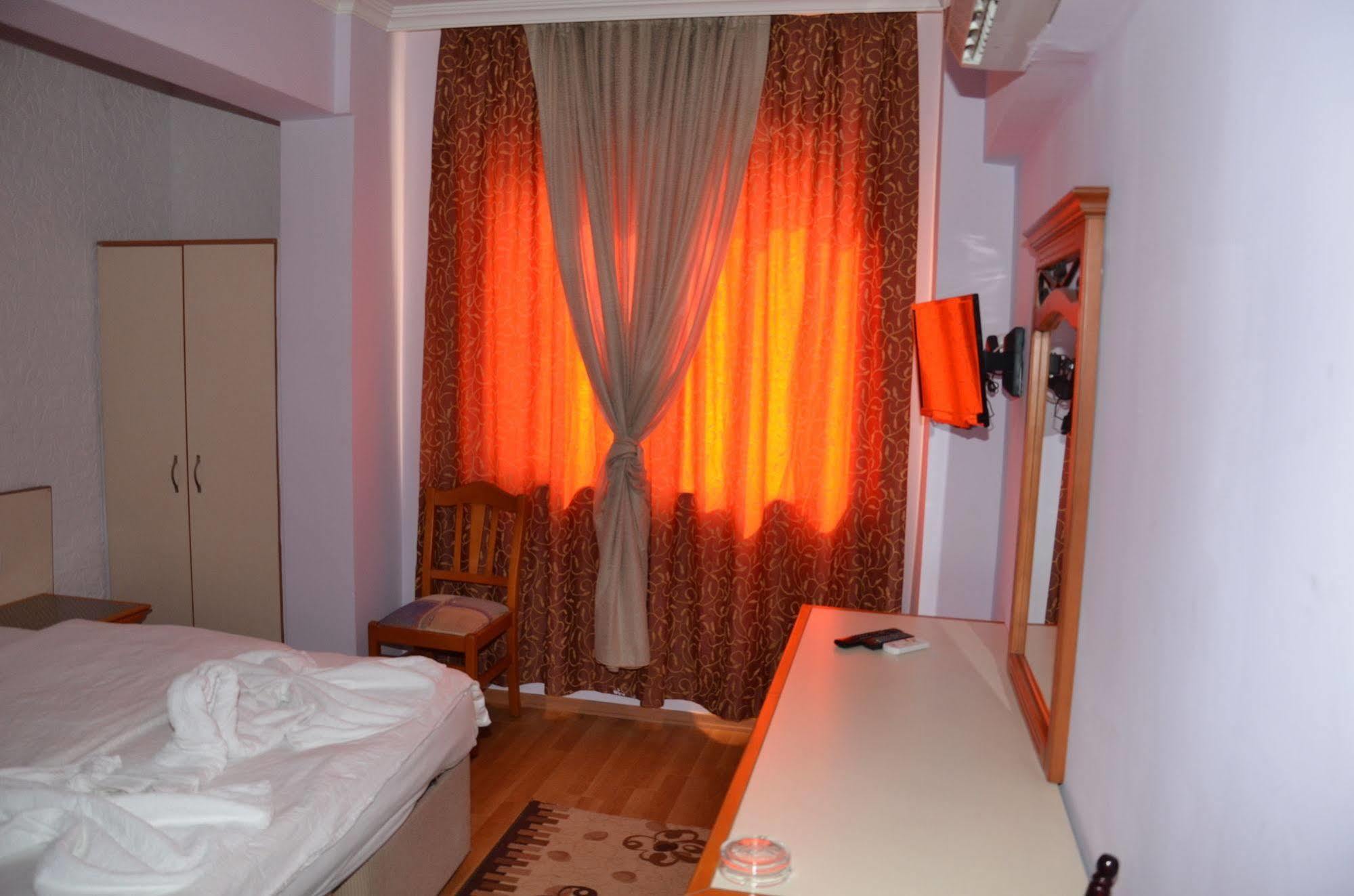 Ozturk Hotel Antalya Extérieur photo